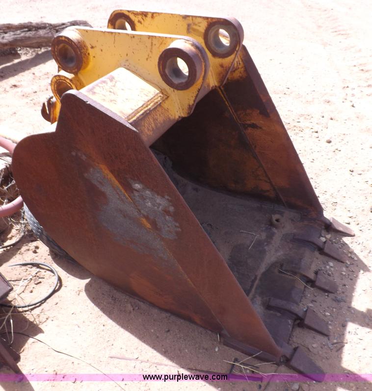 image for item I9005 1993 John Deere 710D backhoe