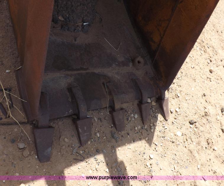 image for item I9005 1993 John Deere 710D backhoe