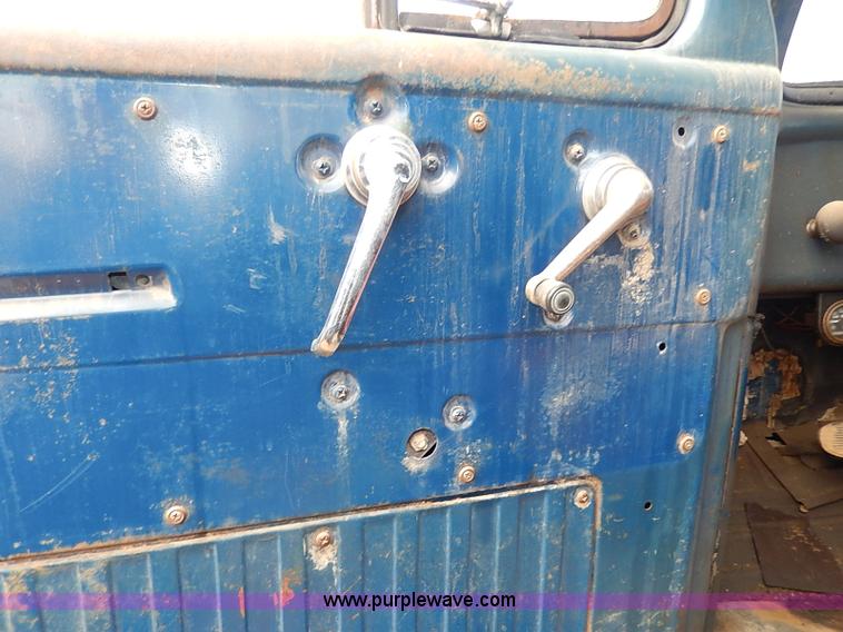 image for item I9370 1952 Dodge bucket truck