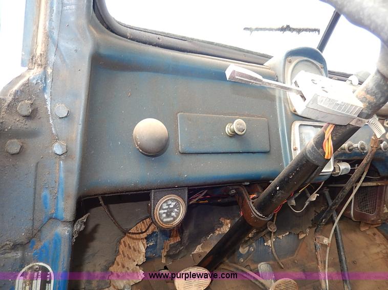 image for item I9370 1952 Dodge bucket truck