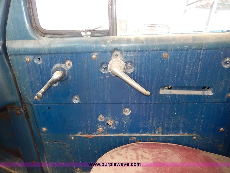 image for item I9370 1952 Dodge bucket truck