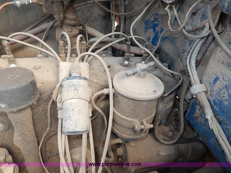 image for item I9370 1952 Dodge bucket truck