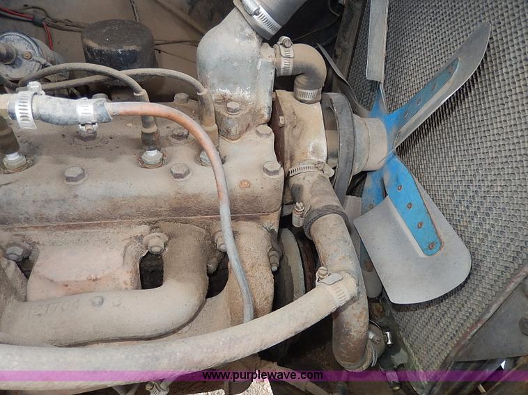 image for item I9370 1952 Dodge bucket truck