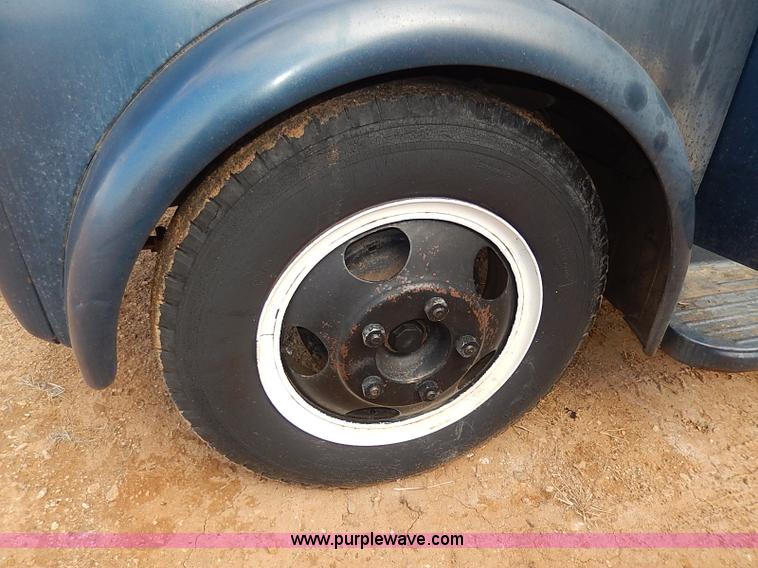 image for item I9370 1952 Dodge bucket truck