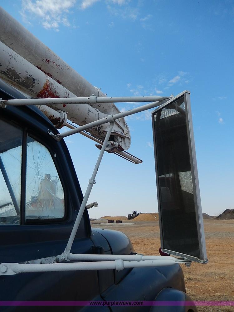 image for item I9370 1952 Dodge bucket truck