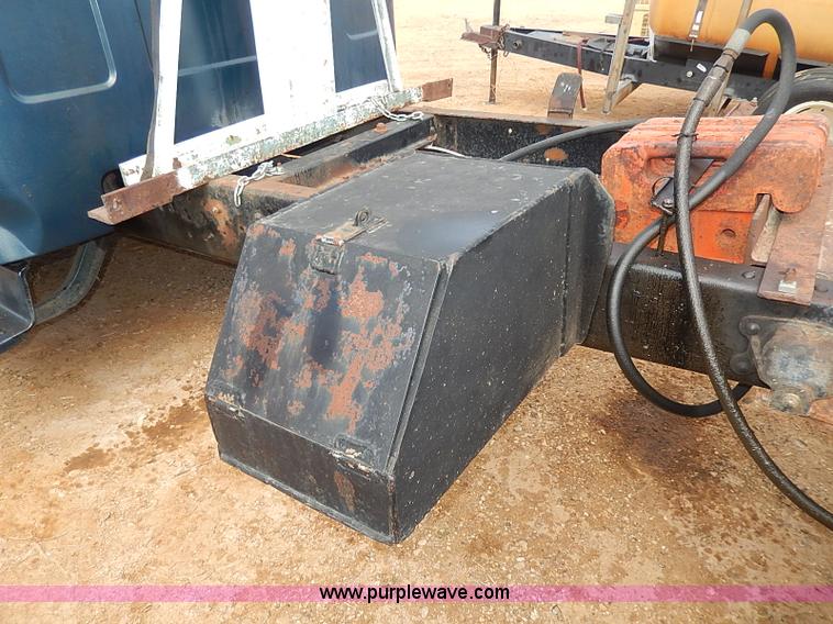 image for item I9370 1952 Dodge bucket truck