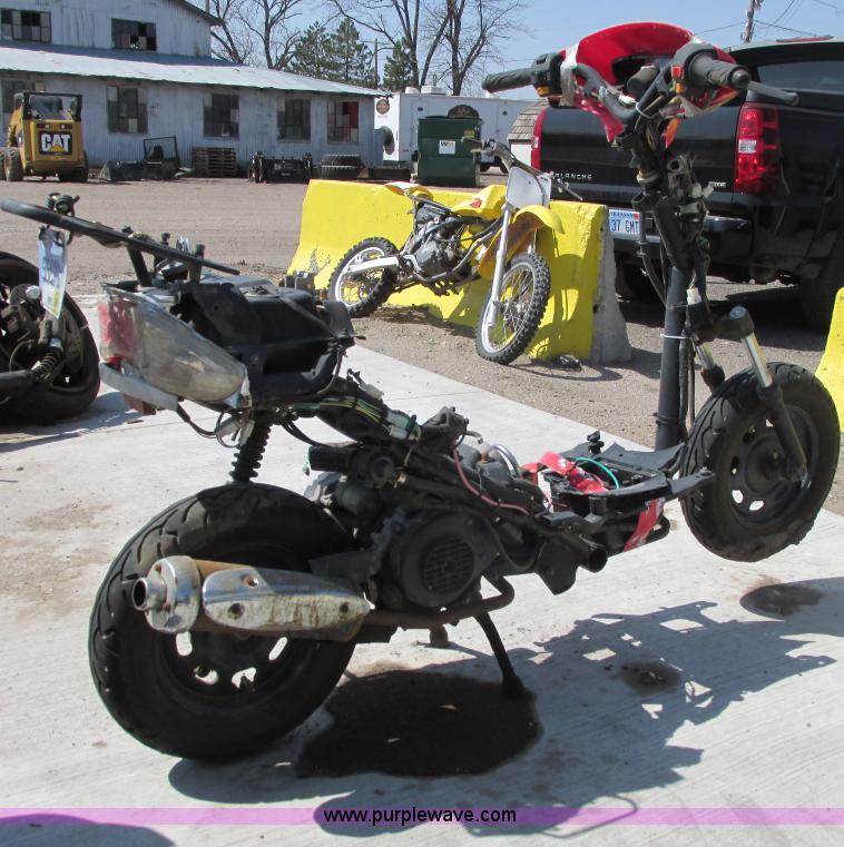 image for item G8481 2012 Taotao street scooter