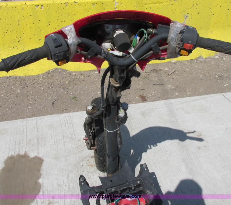 image for item G8481 2012 Taotao street scooter