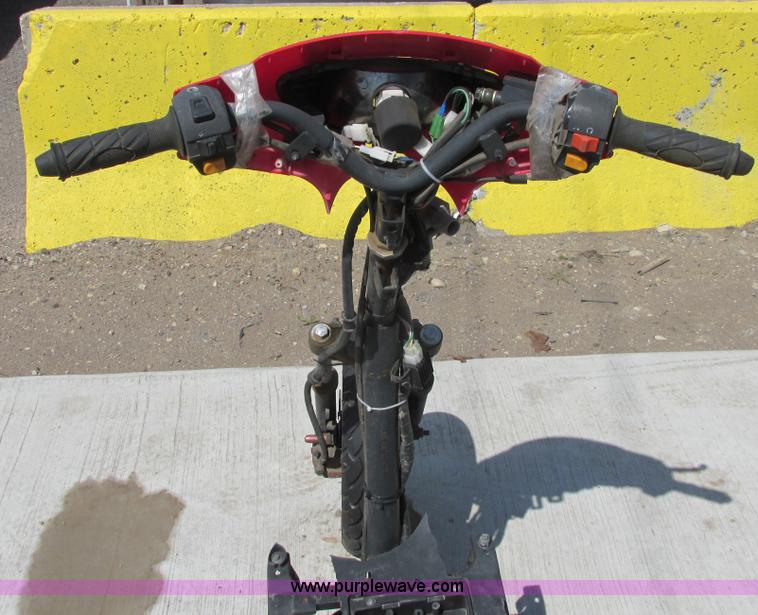 image for item G8481 2012 Taotao street scooter