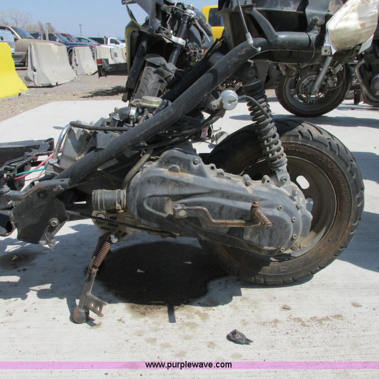 image for item G8481 2012 Taotao street scooter