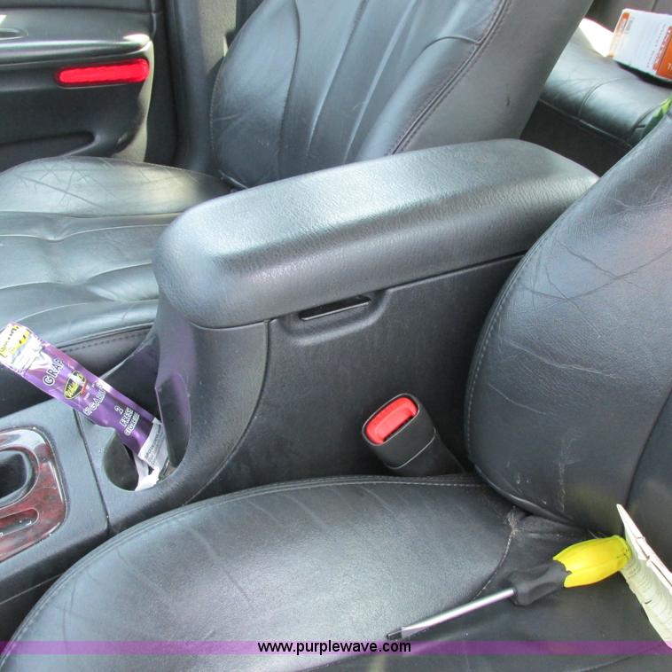 image for item G8482 2003 Chrylser Concorde