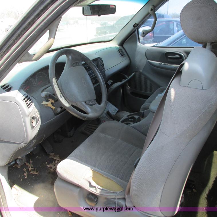 image for item G8483 2002 Ford F150 XLT