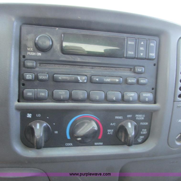 image for item G8483 2002 Ford F150 XLT