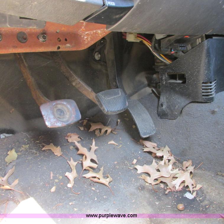 image for item G8483 2002 Ford F150 XLT