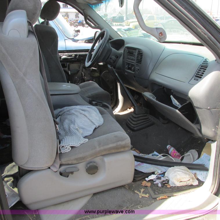 image for item G8483 2002 Ford F150 XLT