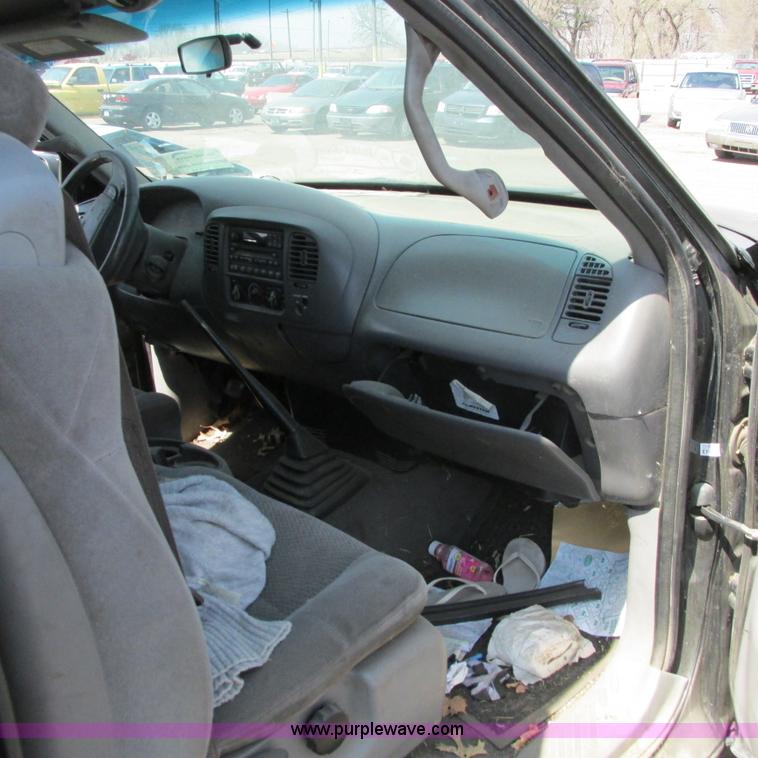 image for item G8483 2002 Ford F150 XLT
