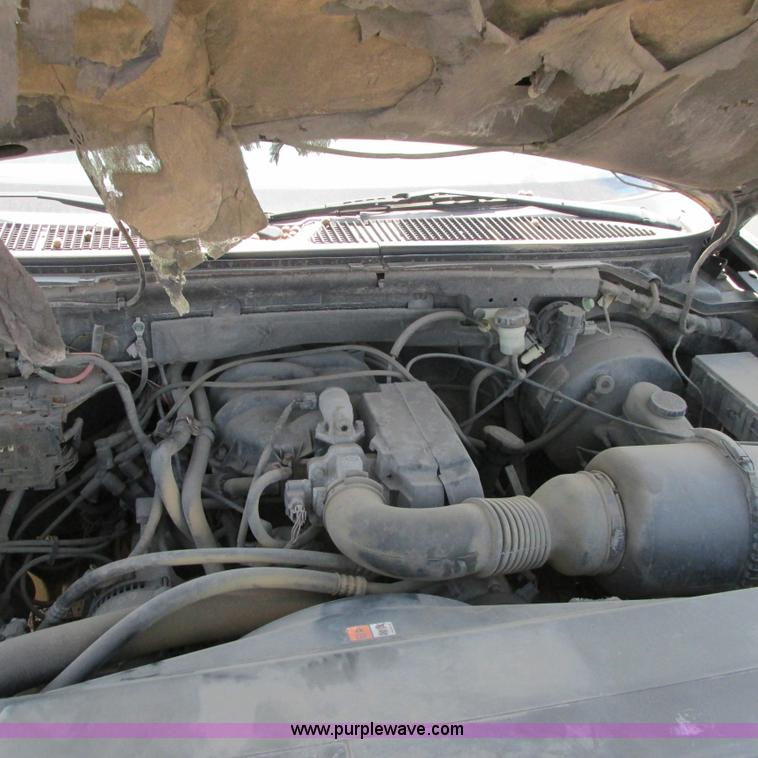 image for item G8483 2002 Ford F150 XLT