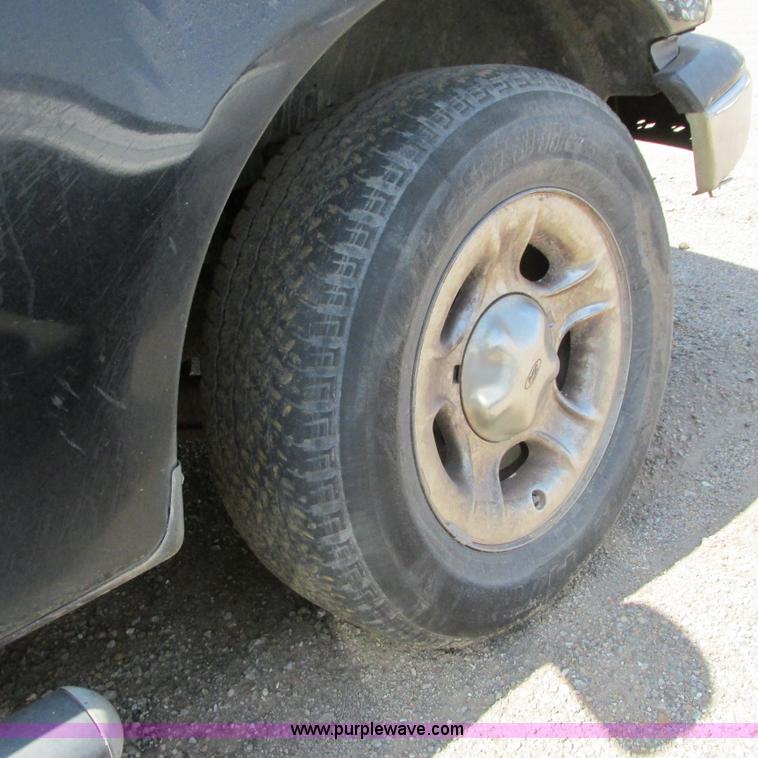 image for item G8483 2002 Ford F150 XLT