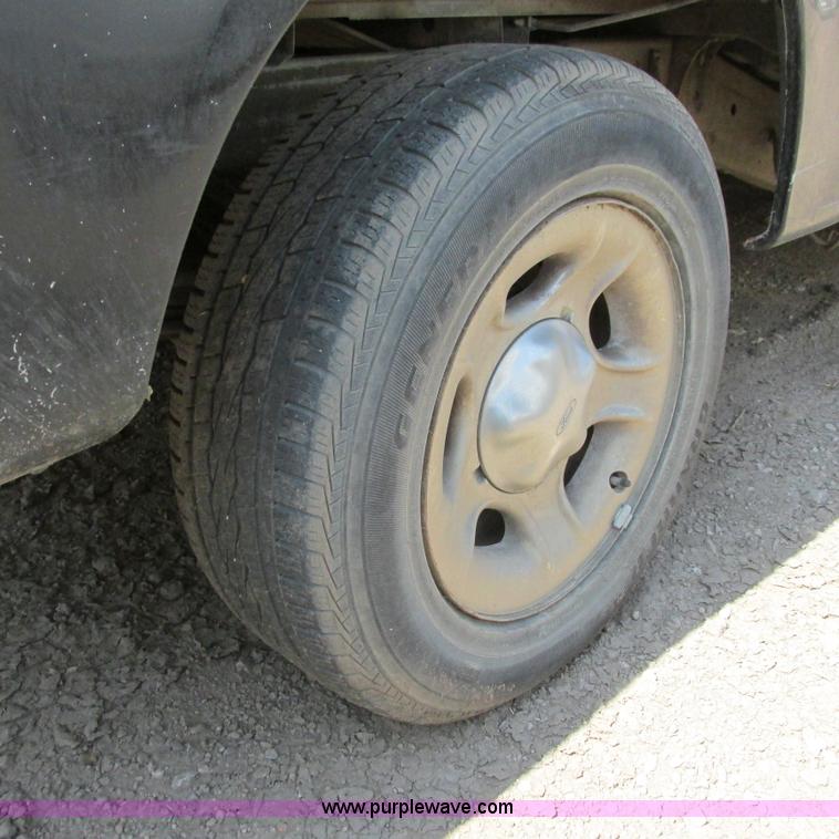 image for item G8483 2002 Ford F150 XLT