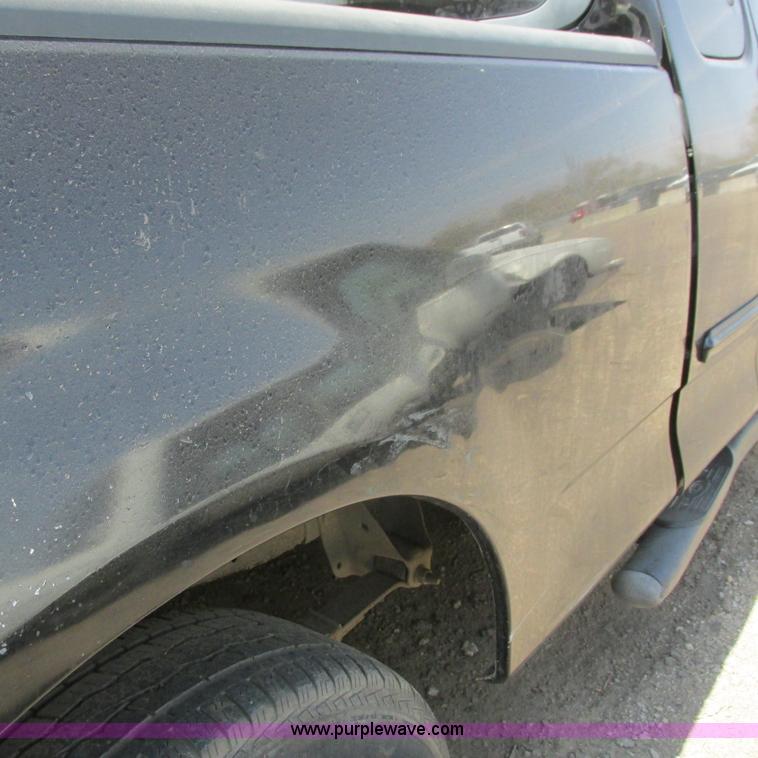 image for item G8483 2002 Ford F150 XLT