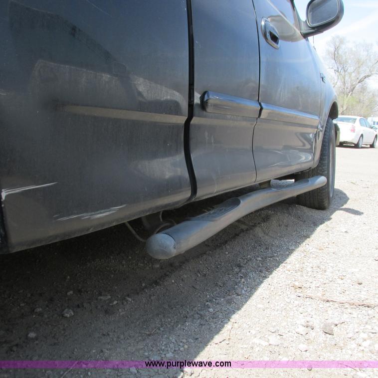 image for item G8483 2002 Ford F150 XLT