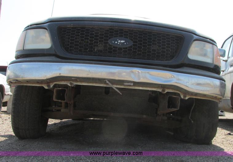 image for item G8483 2002 Ford F150 XLT