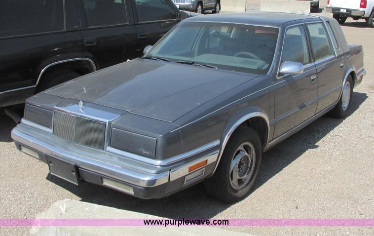 image for item G8484 1990 Chrylser New Yorker Fifth Avenue