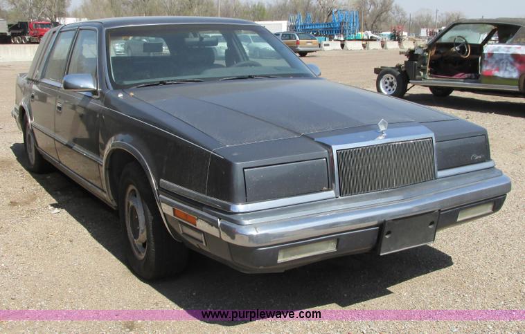 image for item G8484 1990 Chrylser New Yorker Fifth Avenue