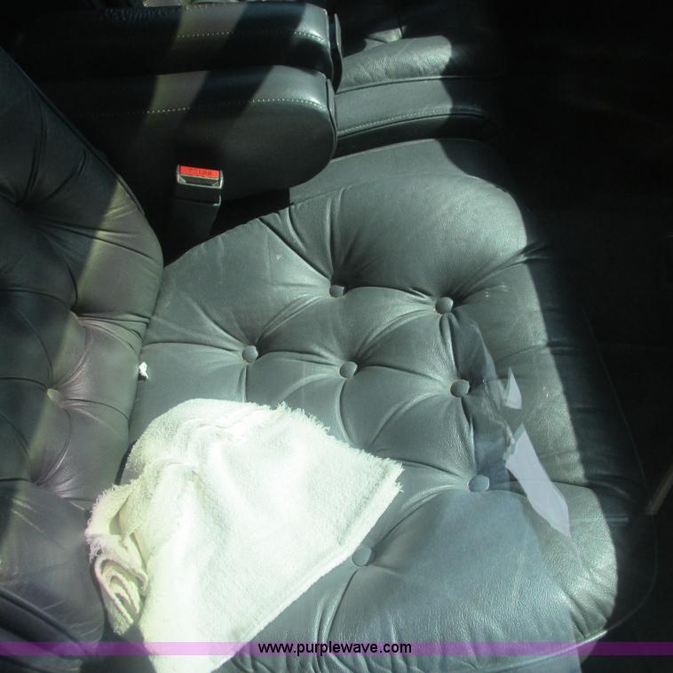 image for item G8484 1990 Chrylser New Yorker Fifth Avenue