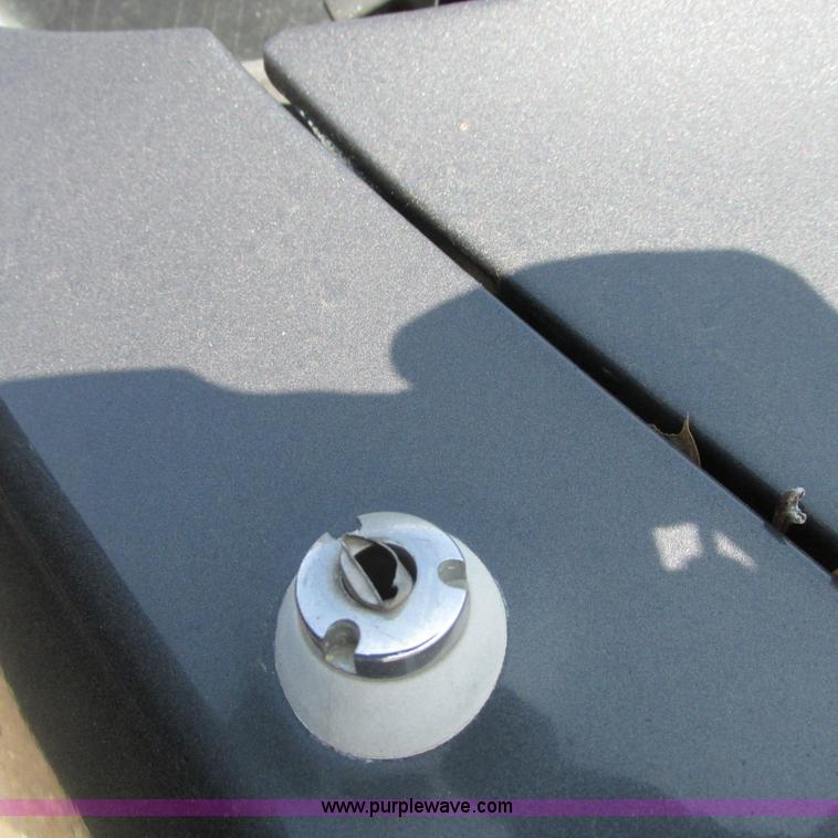 image for item G8484 1990 Chrylser New Yorker Fifth Avenue