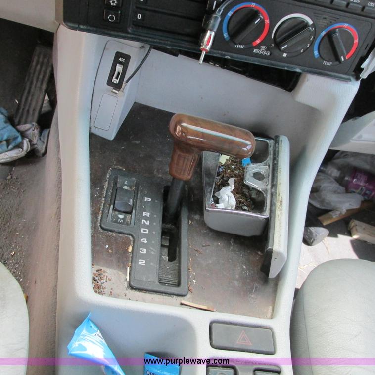 image for item G8486 1995 BMW E401