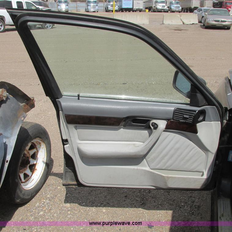 image for item G8486 1995 BMW E401