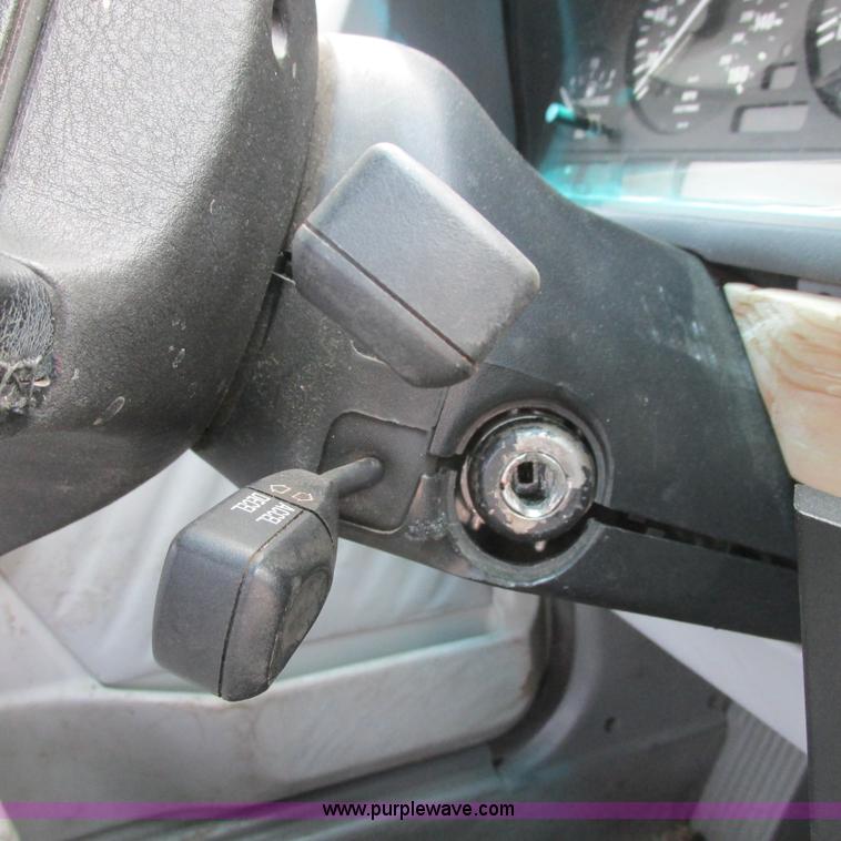 image for item G8486 1995 BMW E401