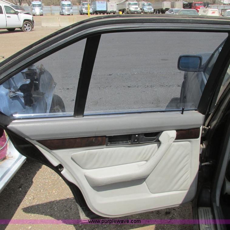 image for item G8486 1995 BMW E401