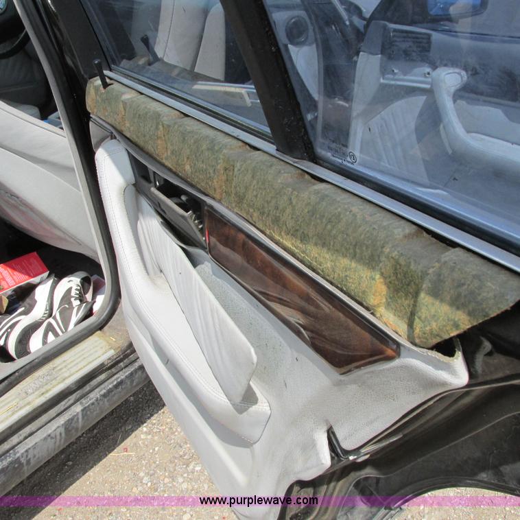 image for item G8486 1995 BMW E401