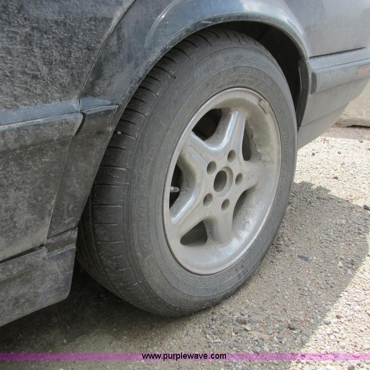 image for item G8486 1995 BMW E401