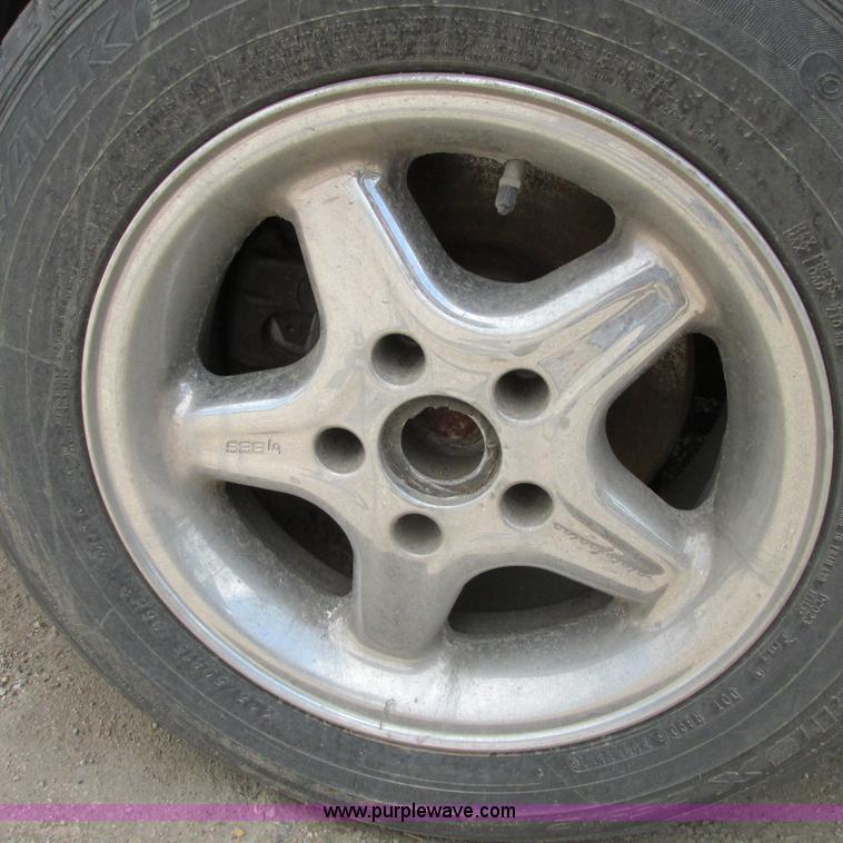 image for item G8486 1995 BMW E401