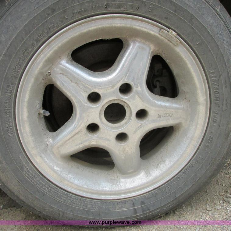 image for item G8486 1995 BMW E401