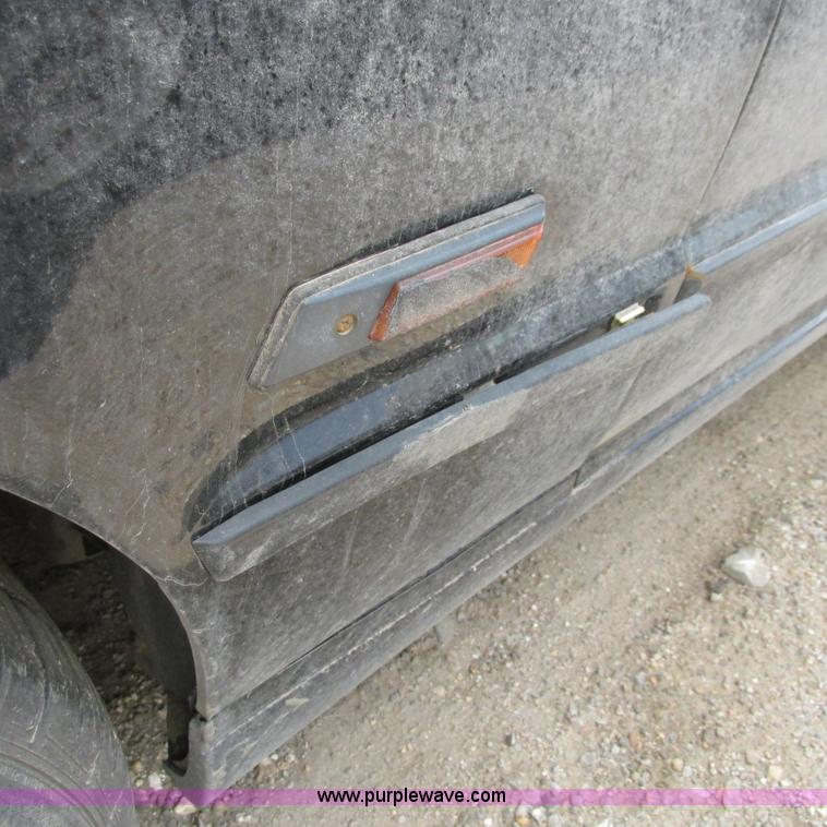 image for item G8486 1995 BMW E401