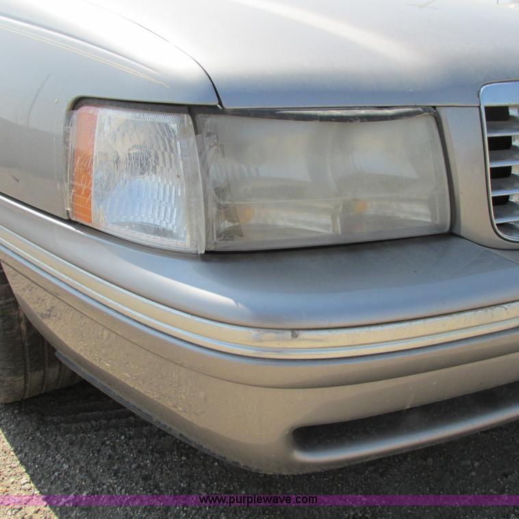 image for item G8487 1999 Cadillac DeVille