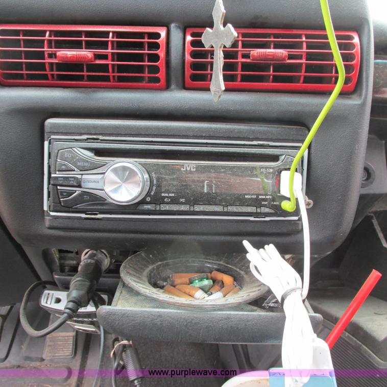 image for item G8488 1999 Chevy Monte Carlo LS