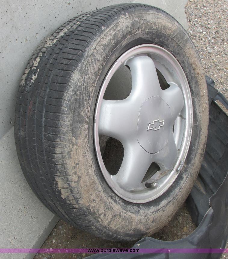 image for item G8488 1999 Chevy Monte Carlo LS