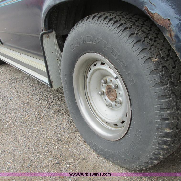 image for item G8489 1993 GMC Vandura 2500