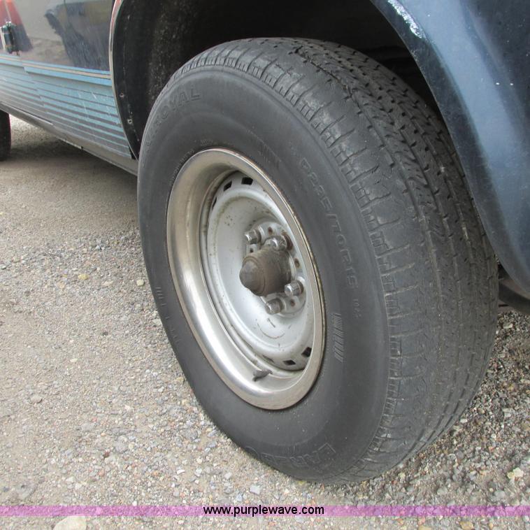 image for item G8489 1993 GMC Vandura 2500