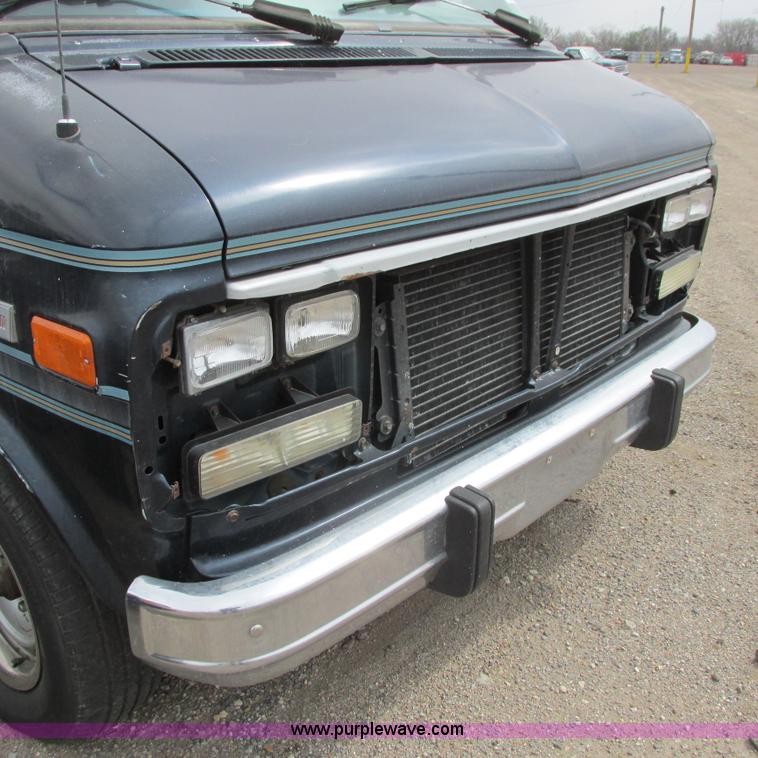 image for item G8489 1993 GMC Vandura 2500