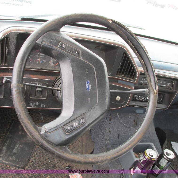 image for item G8491 1987 Ford F150 XLT Pickup Truck