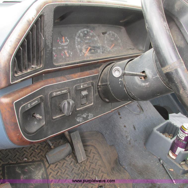 image for item G8491 1987 Ford F150 XLT Pickup Truck