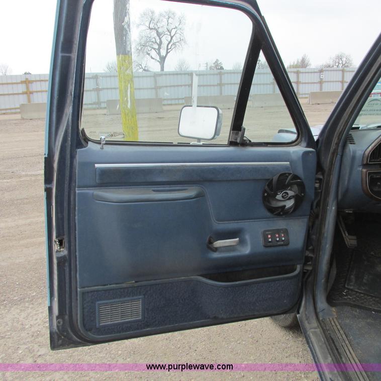 image for item G8491 1987 Ford F150 XLT Pickup Truck