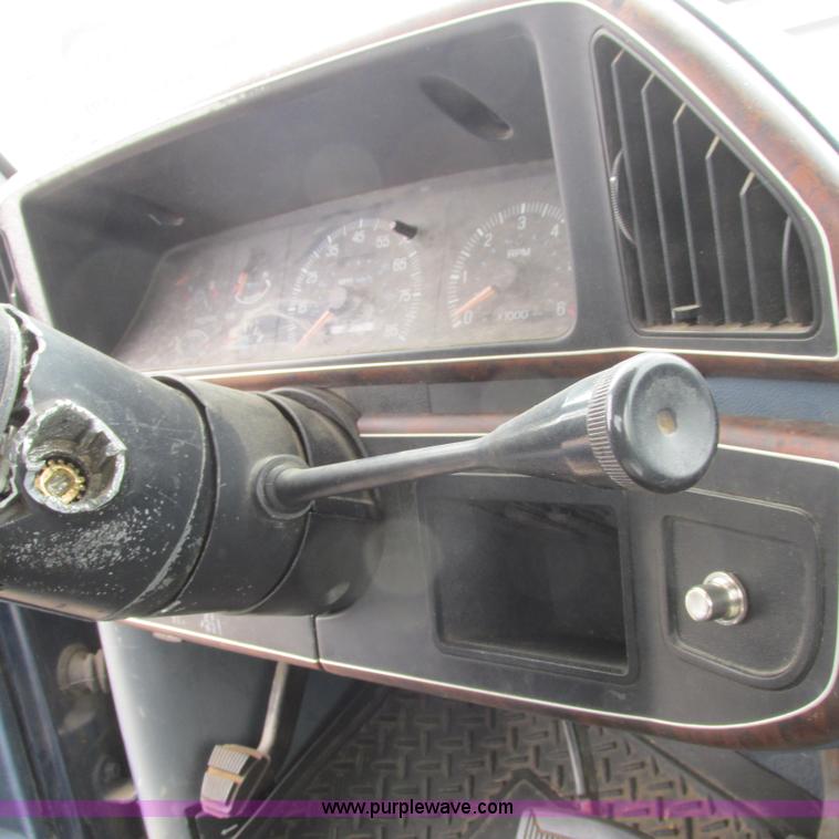 image for item G8491 1987 Ford F150 XLT Pickup Truck