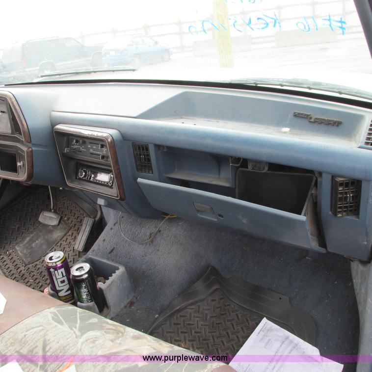 image for item G8491 1987 Ford F150 XLT Pickup Truck